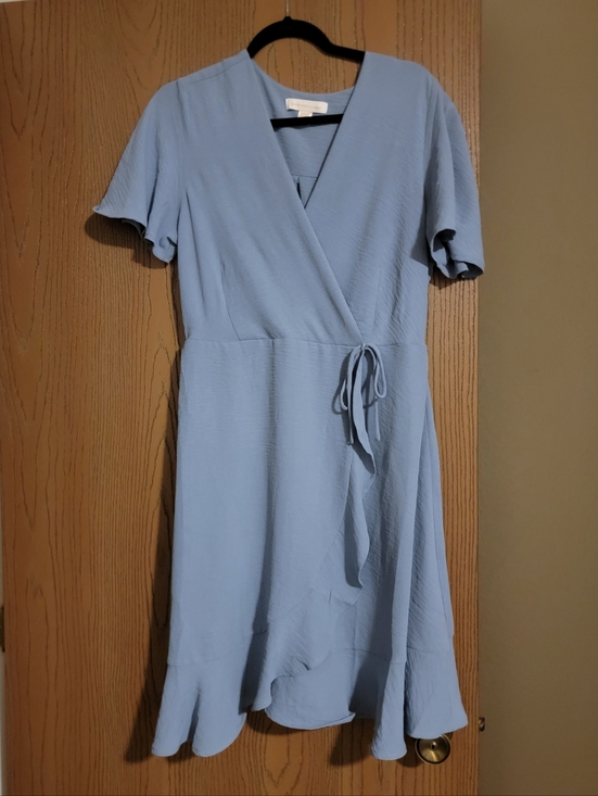 Monteau Los Angeles Dresses & Skirts - Monteau Los Angelas Light Blue Wrap Midi Dress with Tie Waist